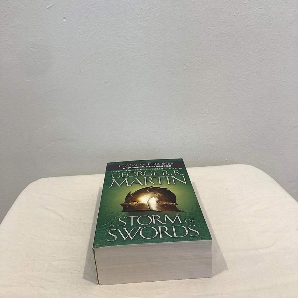 Game of Thrones 5-Book Boxed Set by George R. R. Martin - Picture 10 of 13